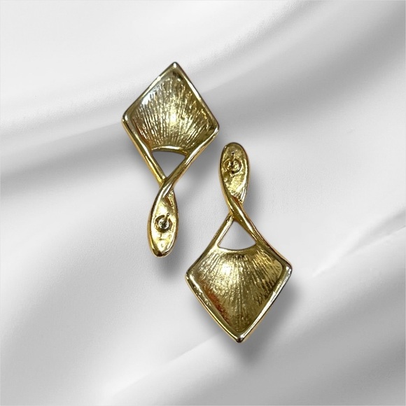 Gold Tone and Green Enamel Dangle Earrings - Picture 2 of 3